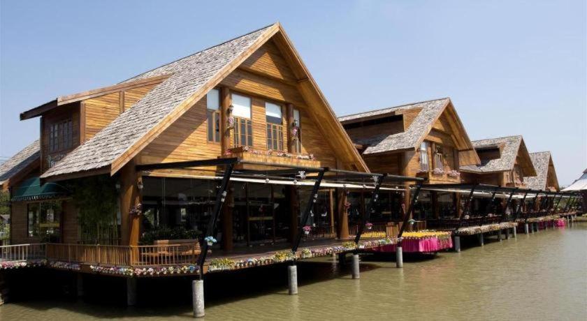 Sea Falcon On The Water Na Chom Thian Exterior foto